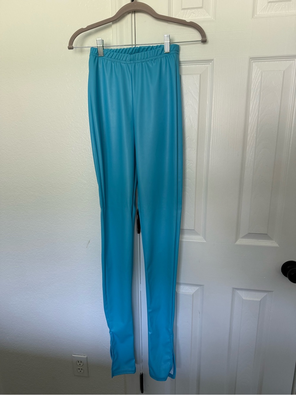 PrettyLittleThing Bright Turquoise High-Waist Leggings
